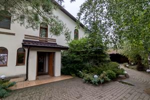 комерційна за адресою Максима Рильського вул., 19