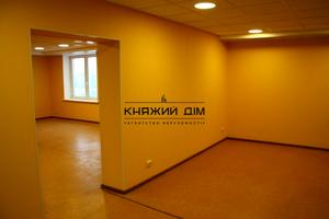 комерційна за адресою Драгоманова вул., 1-А