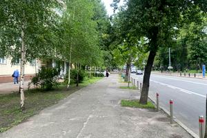 комерційна за адресою Лаврська вул. (Січневого Повстання), 4