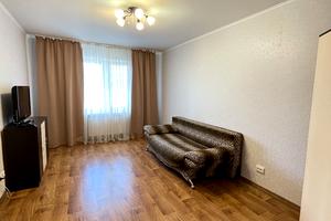 квартира по адресу Академика Глушкова просп., 9-Є