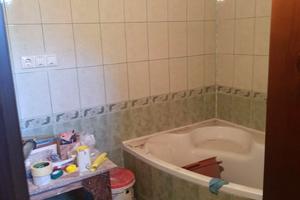 комерційна за адресою Центральна, 7