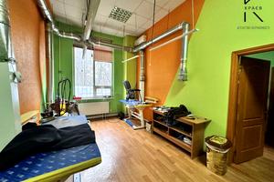 комерційна за адресою Чорновола В'ячеслава, 88