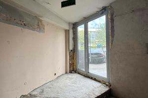 комерційна за адресою Львівська пл., 1