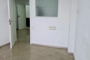 комерційна за адресою Королеви Єлизавети ІІ вул. (Глинки), 2