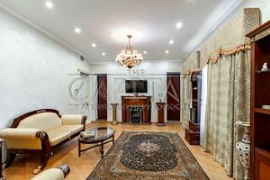 будинок за адресою Миру