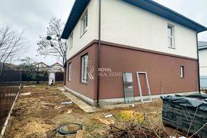 будинок за адресою Лозова