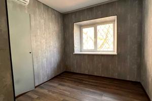 комерційна за адресою майдан Поезії пл., 3