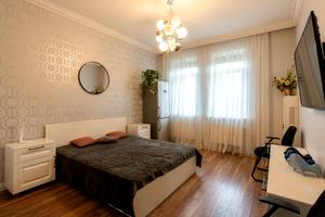 будинок за адресою Київ, Богатирська вул., 1/20