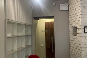комерційна за адресою Гімназична вул., 18