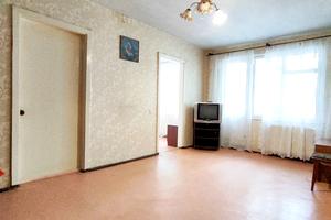 квартира за адресою Космонавтів вул., 12