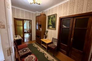 будинок за адресою Захисників Неба вул. (Тімірязєва), 11