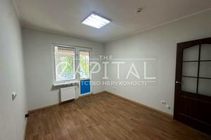 комерційна за адресою Бориса Гмирі вул., 7