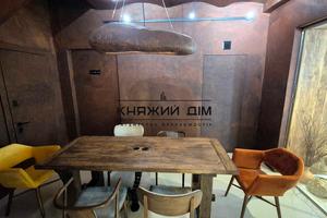 комерційна за адресою Кудрявська вул., 16