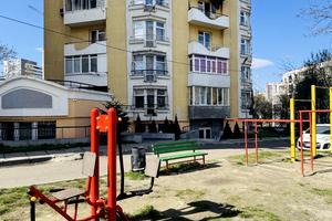 комерційна за адресою Плугова, 6А