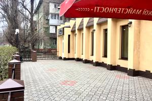 комерційна за адресою Дениса Комара вул. (Стрєльникова), 29