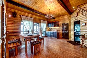 коммерческая по адресу київська, 1