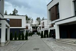 будинок за адресою Набережна вул., 9