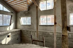 комерційна за адресою Подільська вул., 12