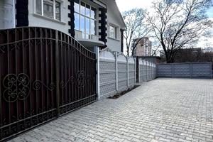 дом по адресу Подільська ул.