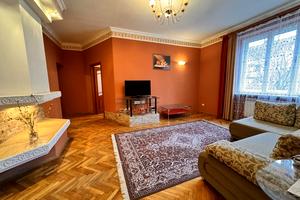 квартира за адресою Дорошенка вул., 5