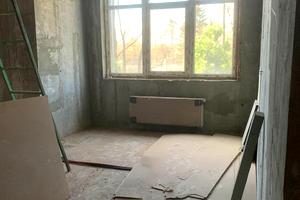 комерційна за адресою Живописна вул., 3