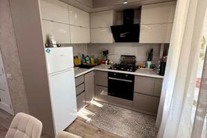 квартира за адресою Закам'яна, 3