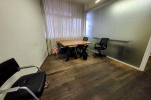 комерційна за адресою Лесі Українки бульв., 23б