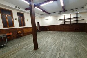 комерційна за адресою Садова вул., 84