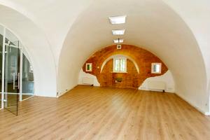 комерційна за адресою Рибальська вул., 22