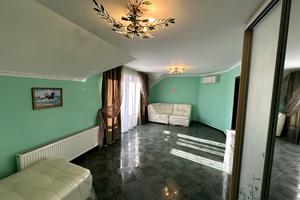 комерційна за адресою Агатангела Кримського вул., 5