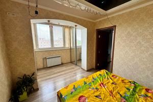 квартира за адресою Свято-Миколаївська вул. (Леніна), 11
