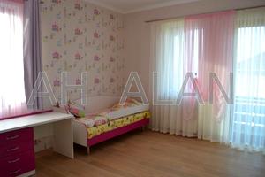 будинок за адресою 136-тя Садова вул.