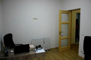 комерційна за адресою Чорновола вул., 136