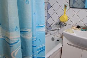 квартира за адресою Валентинівська вул. (Блюхера), 18