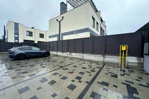 будинок за адресою 74-ї Стрілецької Дивізії вул.