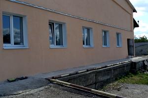 комерційна за адресою Польова вул., 8