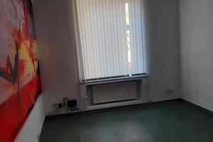 комерційна за адресою Королеви Єлизавети ІІ вул. (Глинки), 20