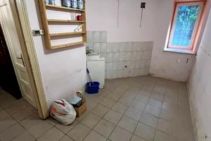комерційна за адресою Андрія Мельника вул. (), 16а