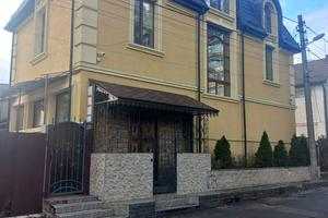 будинок за адресою Оборонна, 8а
