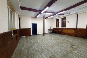 комерційна за адресою Садова вул., 84