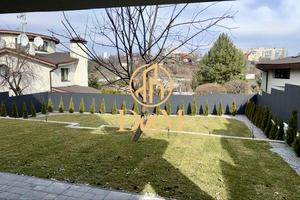 дом по адресу Листопадная ул.