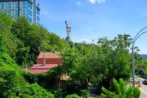 комерційна за адресою Старонаводницька вул., 43