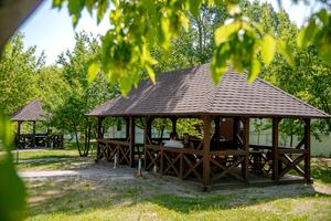 коммерческая по адресу Героїв Космосу ул., 4