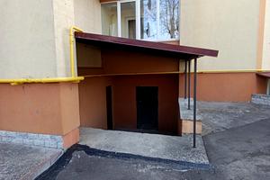 комерційна за адресою вул. Ясна, 7б