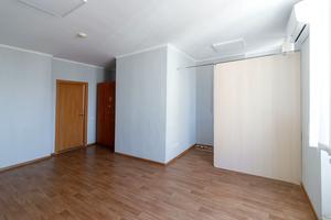 комерційна за адресою Бориса Гмирі вул., 4