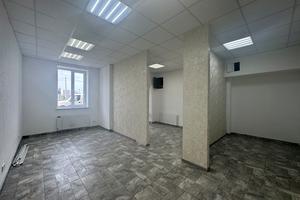 комерційна за адресою Машинобудівників вул., 31
