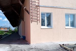 комерційна за адресою Польова вул., 8