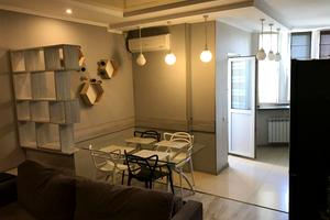квартира за адресою Анни Ахматової вул., 30