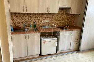 комерційна за адресою Білогородська вул., 51