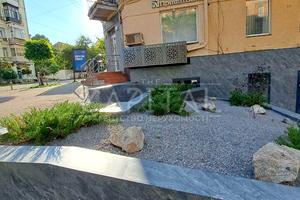 комерційна за адресою Саксаганського вул., 61/17